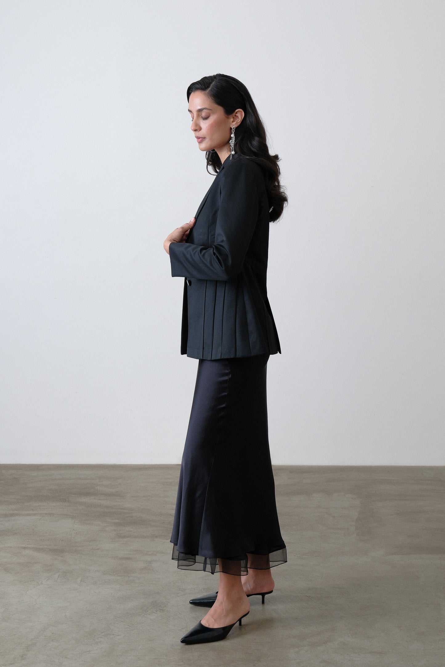 black pleated tailored blazer